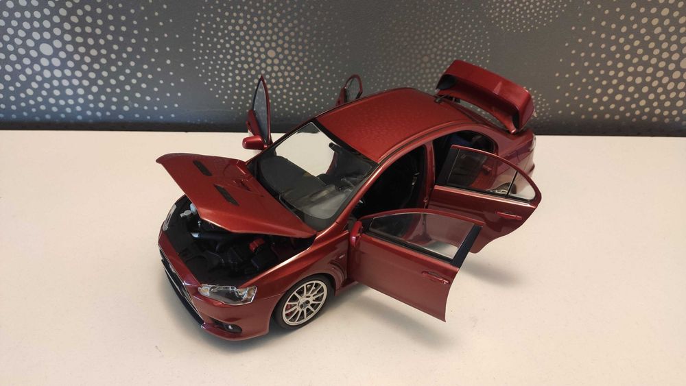 Macheta 1:18 Mitsubishi Lancer Evolution X 2004 – 1/18 Paudi Models
