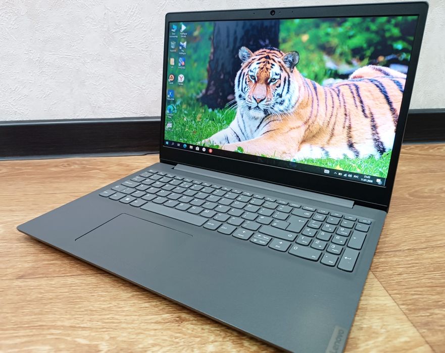 Ноутбук Lenovo IdeaPad V15 Современный.