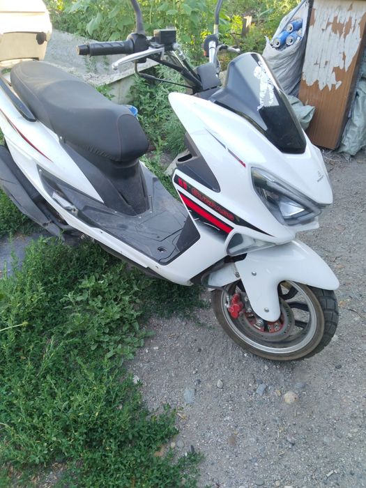 Продам скутер бу