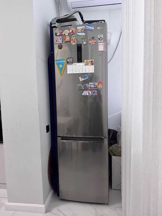 Холодильник LG.