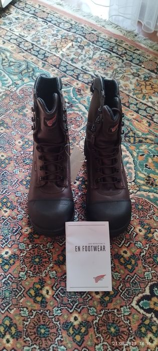 Продам мужские ботинки