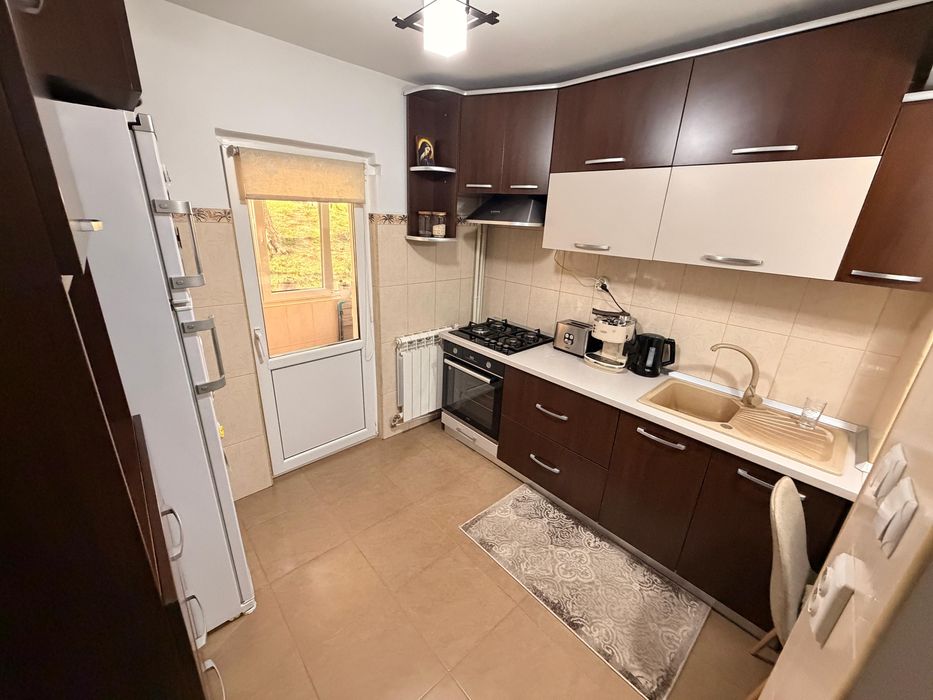 Vând Apartament 3 camere