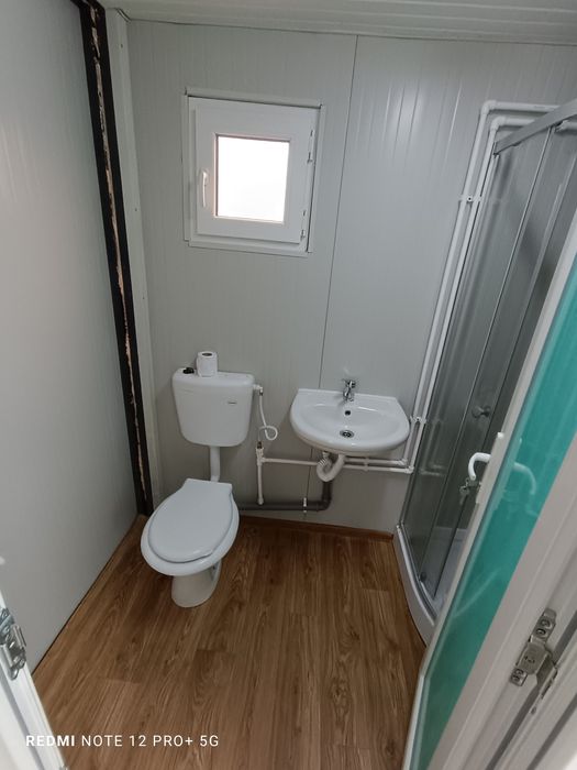 De vânzare două containere