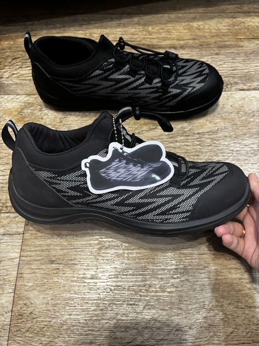 Продам полуботинки рабочие черные