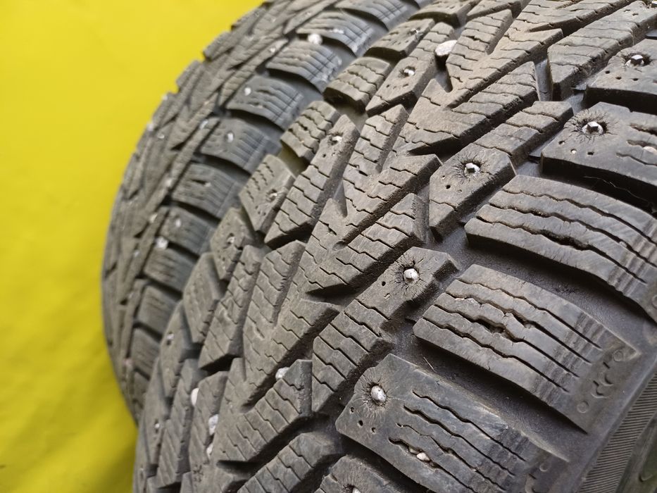 Шины R15 195/65  Nokian пара.