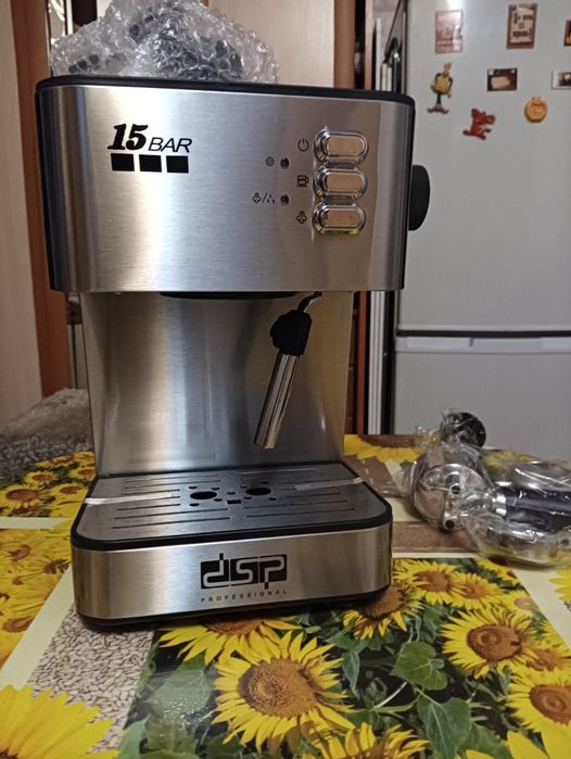 Продам кофе машину  новую