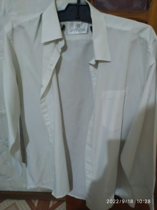 Продаются мужские рубашки