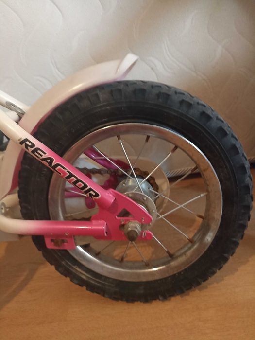 Детско розово колело