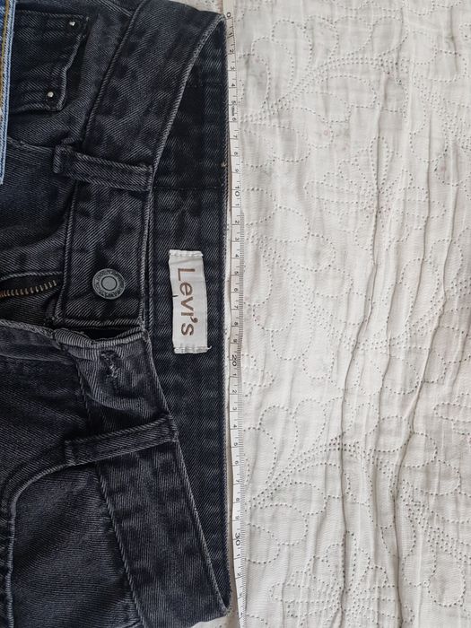 Женские джинсовые штаны.