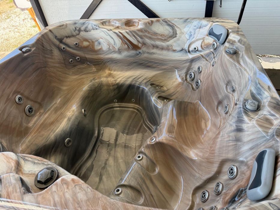 Градински джакузита внос