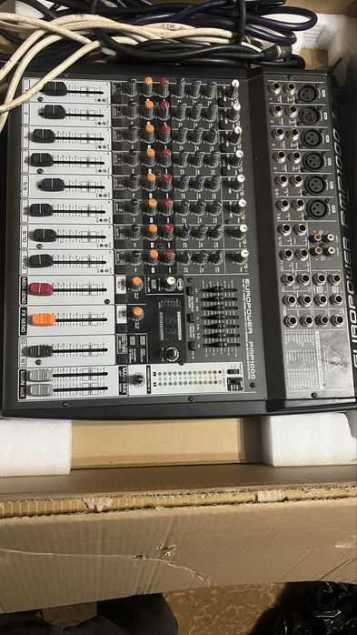 Муз аппаратура в комплекте Behringer