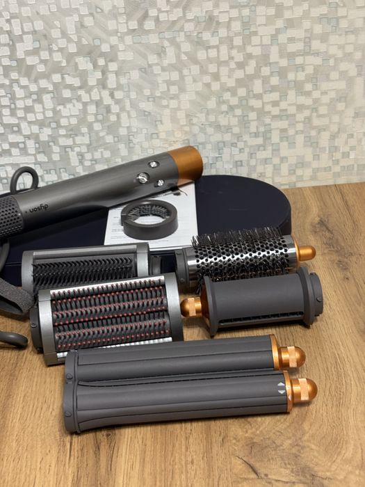 Продам Dyson Airwrap HS05 — полный комплект