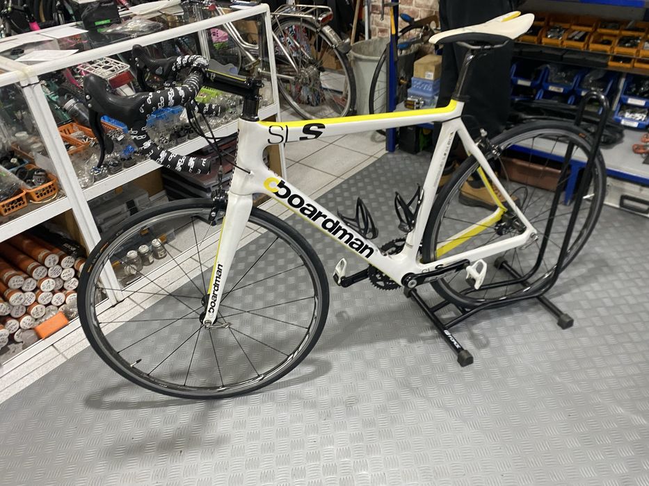 Карбонов шосеен велосипед Boardman