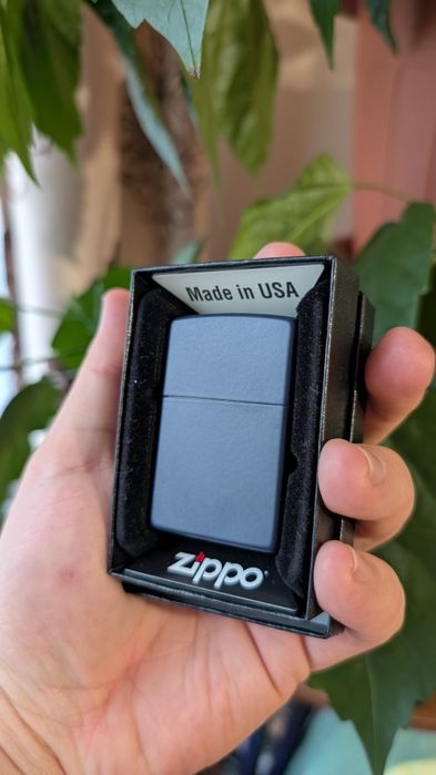 Vând brichete zippo