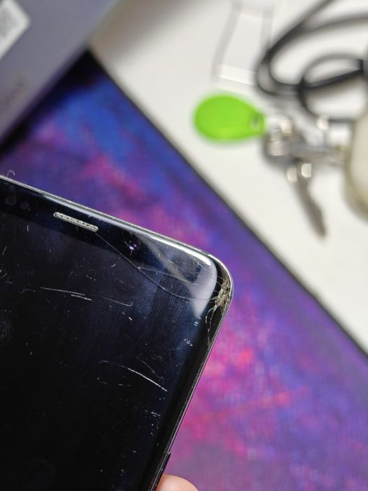 Samsung s9+ в хорошем состоянии