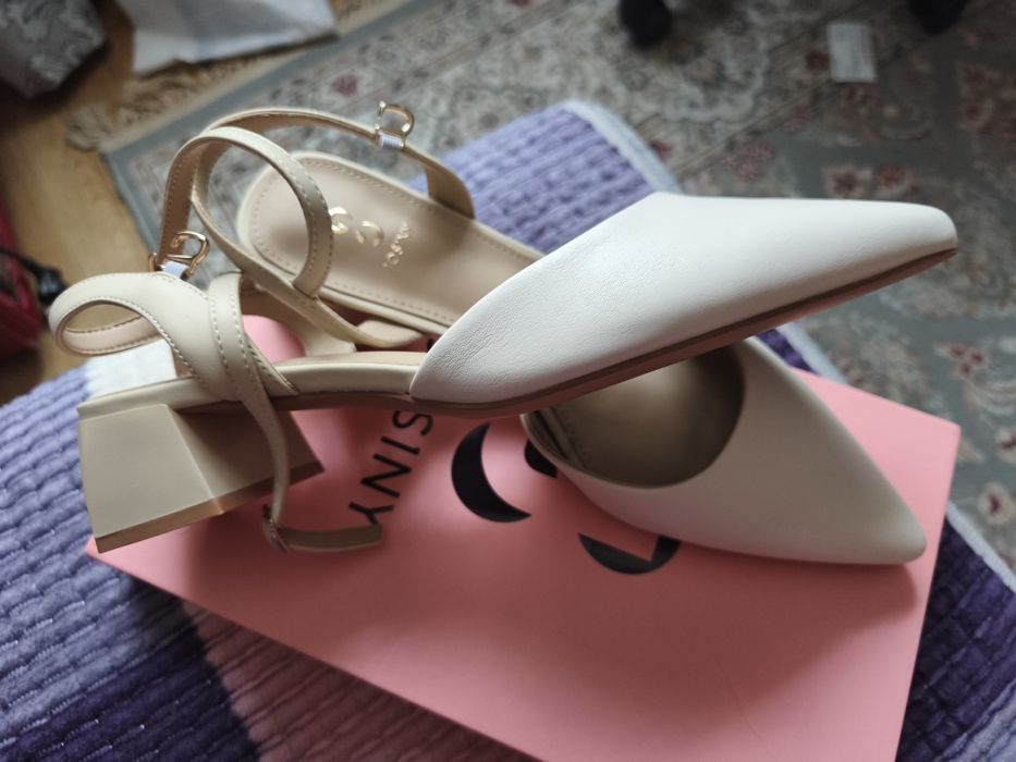 Продам женский туфли