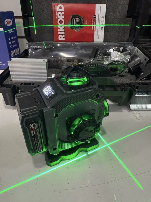 Лазерный уровень 4d  лазерний уровен