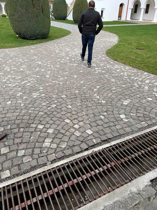 Vând Piatră Cubică Diverse Dimensiuni + Servicii de Montaj