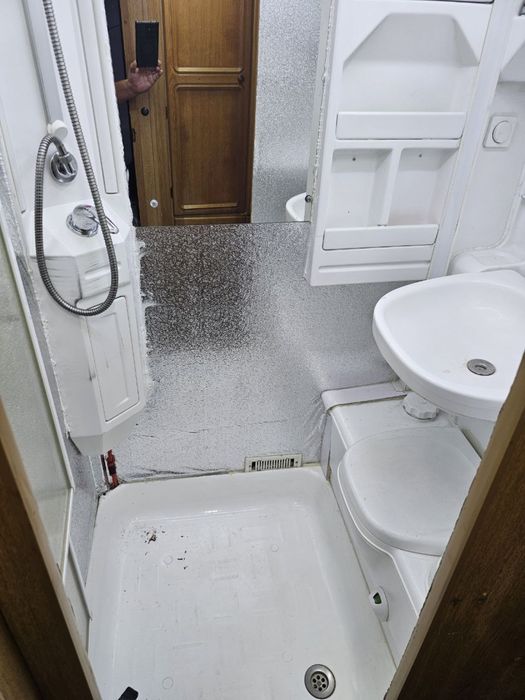 Прицеп-дом (дача на колёсах) сотилади.