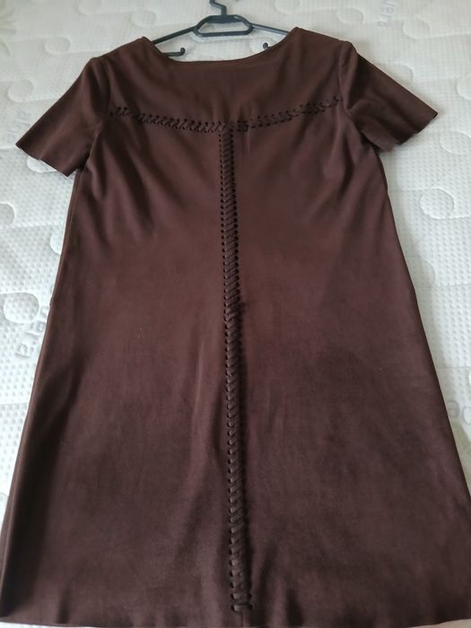 Rochie dreapta impecabila din catifea Bershka