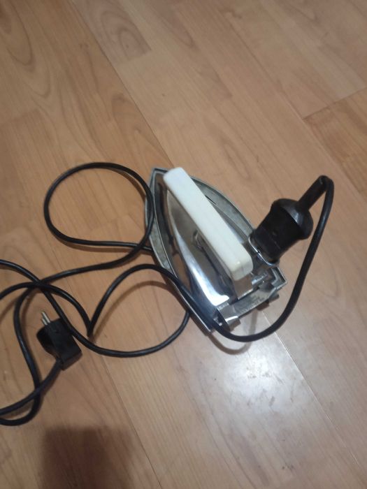 стара българска ютия 1969 г