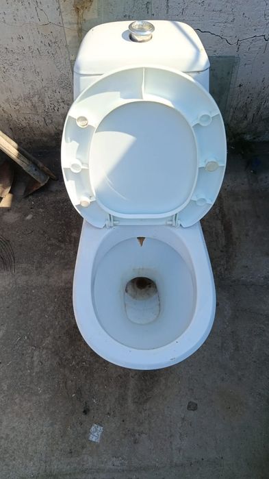 Продам унитаз в сборе, рабочий б/у