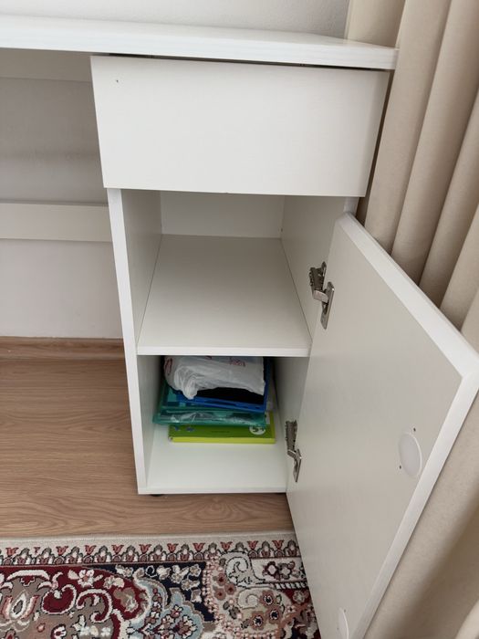 Продам стол письменный