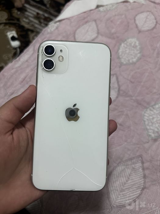 iPhone 11 / 128 память