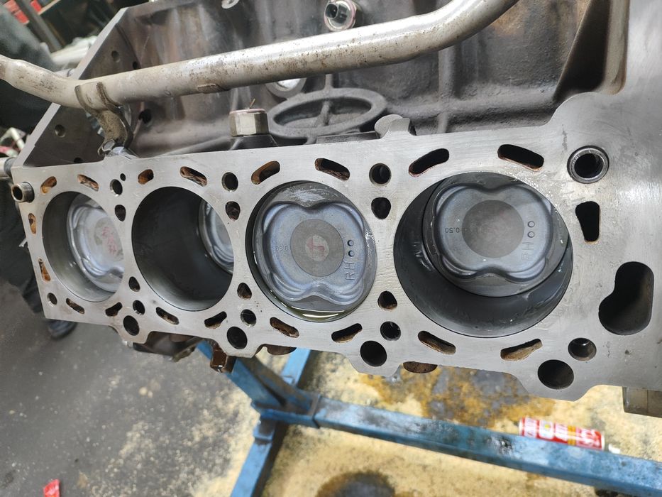 Заряженный блок 2uz-fe