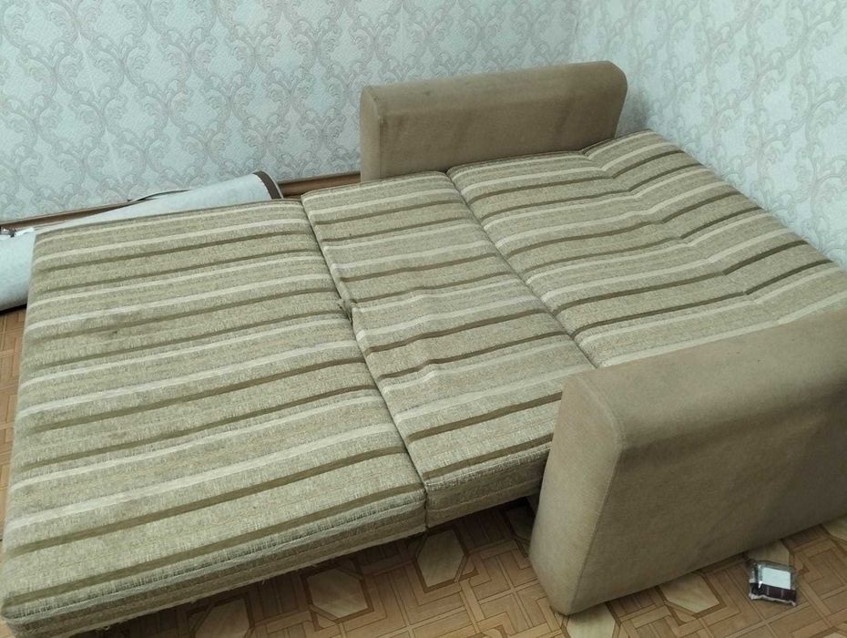 Диван-кровать б/у