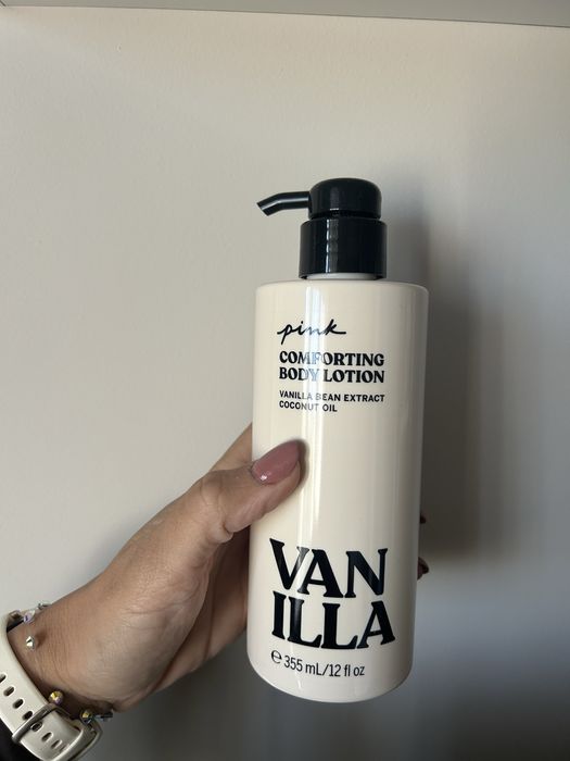 Victoria`s Secret Bare Vanilla нови оригинални лосиони ванилия и други