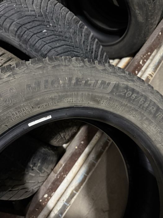 Покрышка michelin.