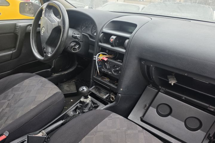 Contact cu cheie Opel Astra 1998 1.6 MT (101 hp)