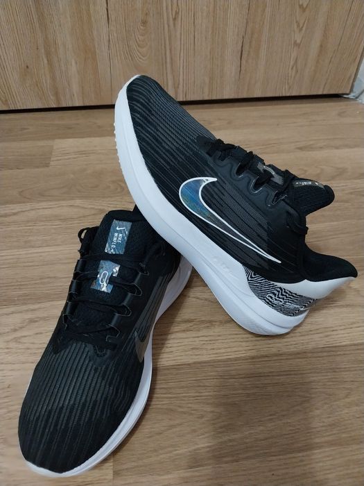 Adidasi originali Nike nr.42.5