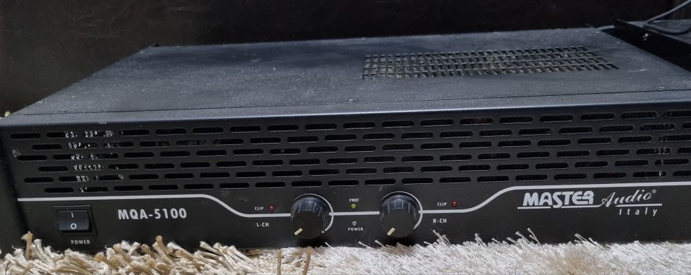 Două Amplificatoare Master audio