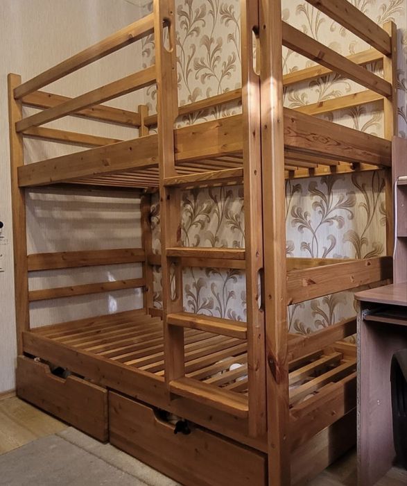 Двухярусная кровать