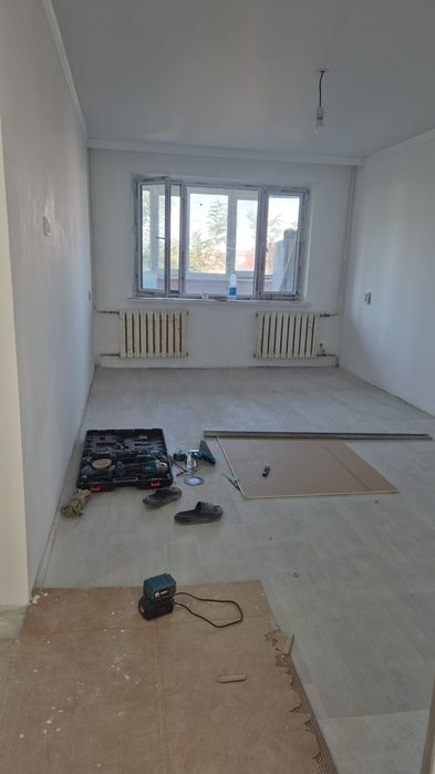 Продам двух комнат ясавый 89а