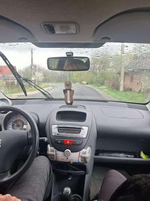 Vând peugeot 107