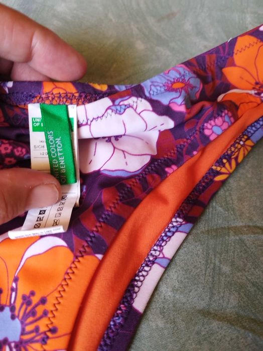 Slip de baie, orange cu flori de la United Colours Of Benetton! Mar. S