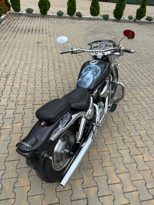 SUZUKI VZ800 MARAUDER EXTRA CROM VOPSIT CU AEROGRAF=UNICAT=WOLF anvelope noi km reali+revizii la zi absolut impecabil adus din GERMANIA Chopper Bobber