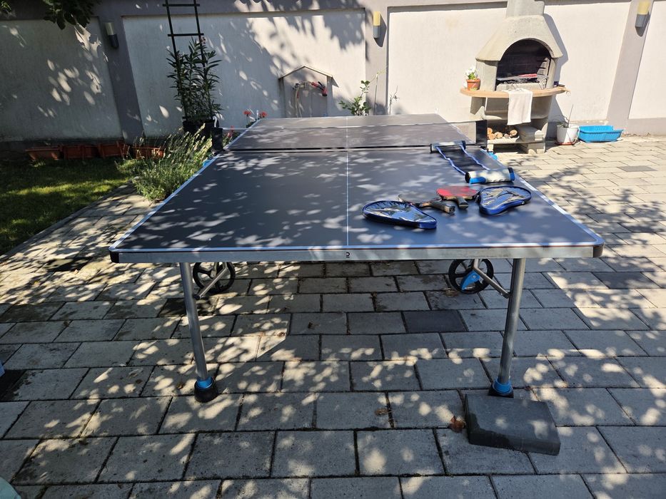 Vând masa de tenis