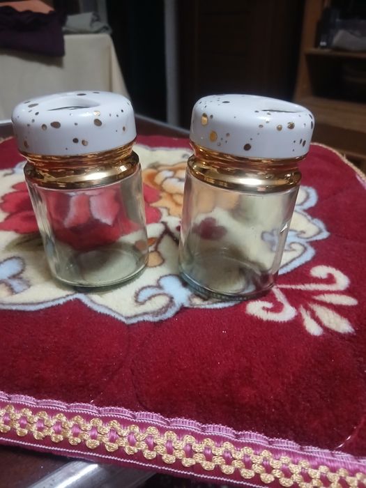Продам красивые перечницу и солонку