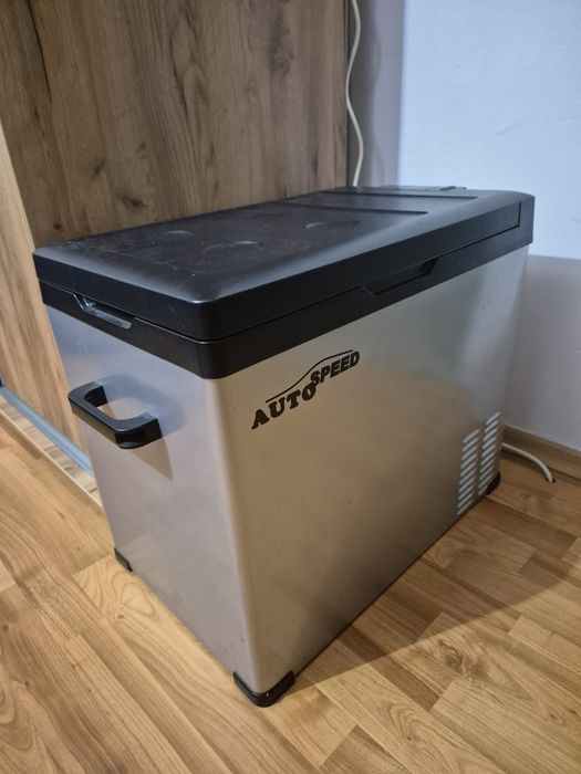 Lada frigorifica auto 50 L cu garanție