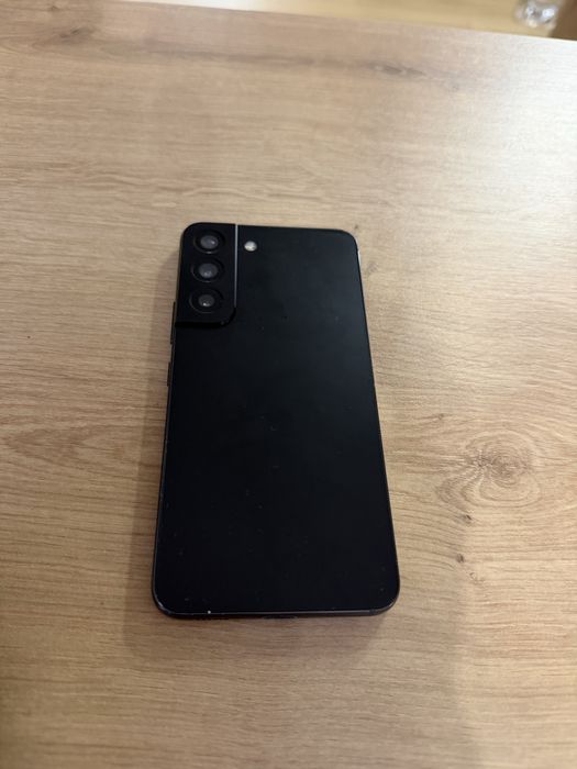 Samsung s22 .. .