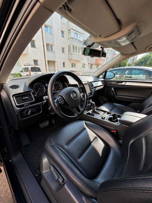 Volkswagen Touareg 2011 – întreținut, dotat, utilizat zilnic