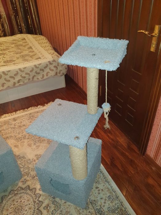 Дом с когтеточек для кошек