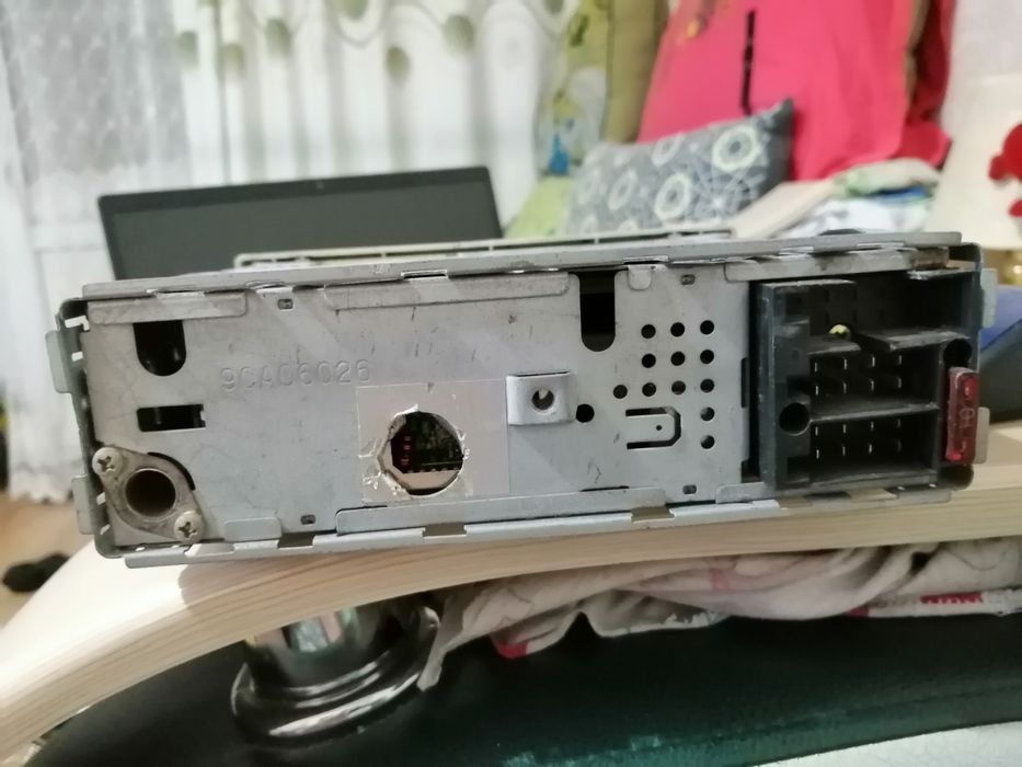 Продам автомагнитоллу LG