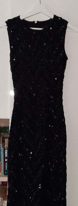 Rochie neagra de ocazie