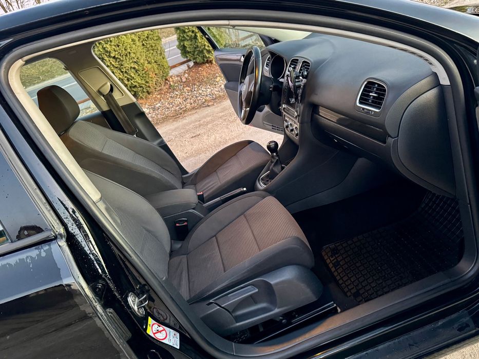 Volkswagen Golf 6 - 2010- 1.6 Benzină