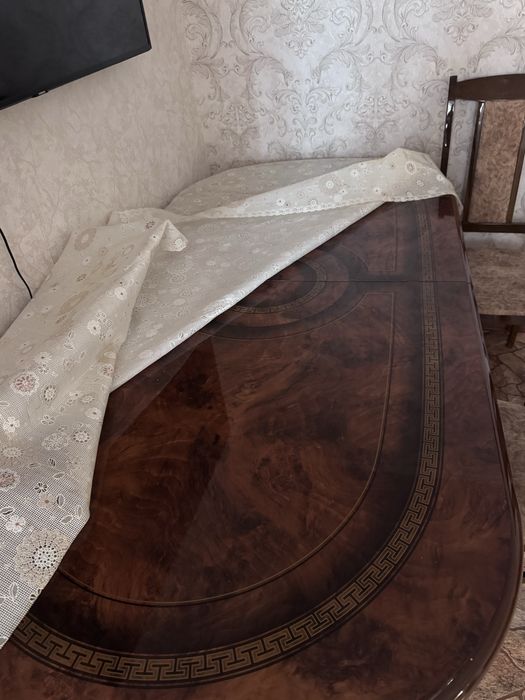 Стол со стульями